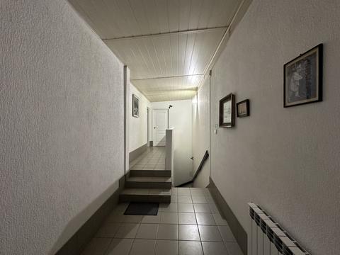 Korytarz ze schodami – hostel pracowniczy Częstochowa (1/2)